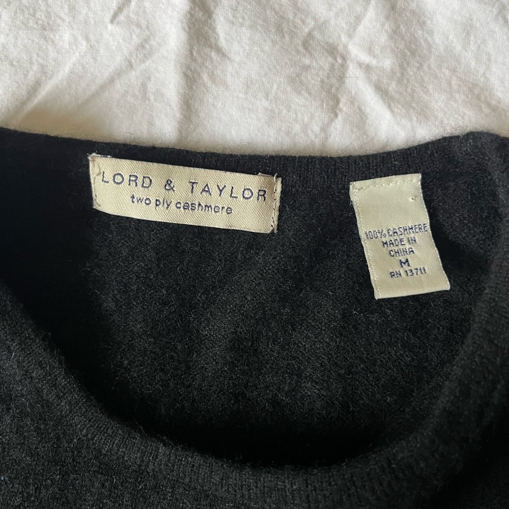 Lord & Taylor 100% Cashmere Vest women’s M - slipover, tank top - Picture 2 of 9